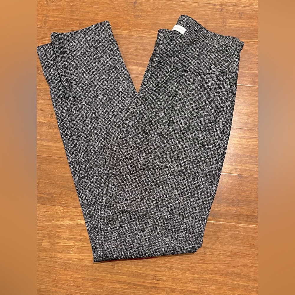 Van Heusen Stretch Waist Pants / Slacks Black, White, Grey Pattern - EUC Sz 2